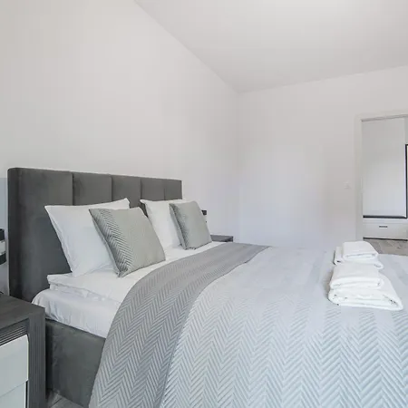 Rentplanet - Przy Stoczni Apartment Danzig